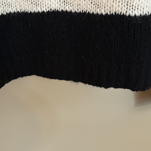 Loft 💕host pick💕super black/white cute sweater Small - Picture 8 of 12